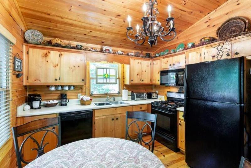 蓝岭Mountain Spirit Cabin - Fireplace And Hot Tub别墅 外观 照片
